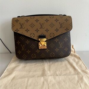 ❌SOLD❌Louis Vuitton Pochette Métis Reverse